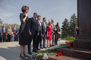 Ректор ЮФУ приняла участие в памятных мероприятиях, посвященных 80-летию Победы